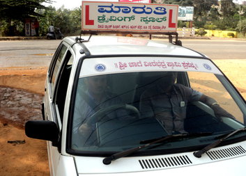 Mladí Indové získali potřebnou kvalifikaci díky Tříkrálové sbírce