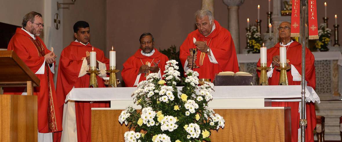 2015 foto: Děkovná mše svatá v kostele Božského Srdce Páně v Hradci Králové