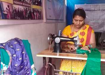 Mladí Indové získávají kvalifikaci díky českým dárcům