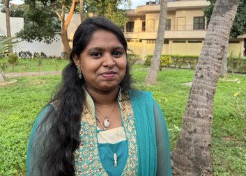 Harshitha se zapojuje do dobročinných aktivit