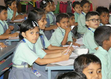 Adopce na dálku v novém kabátě