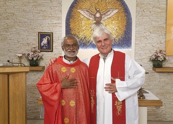 Indický kněz navštívil letní tábory i TV Noe