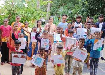 Vzdělávací centra v Bangalore pomáhají chudým komunitám